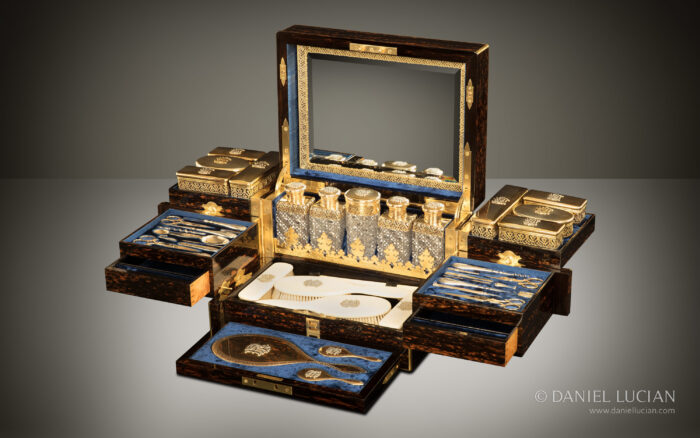 Antique Dressing Case in Coromandel with Betjemann Patent Mechanism, by Jenner & Knewstub.